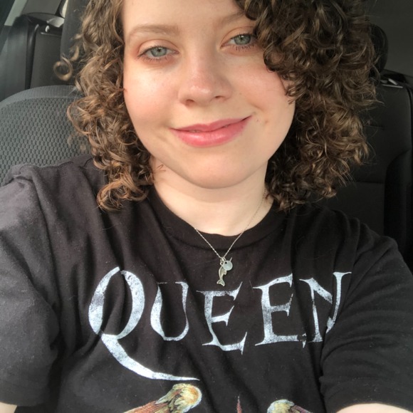 Meet your Posher, Chloe - Picture 1 of 1